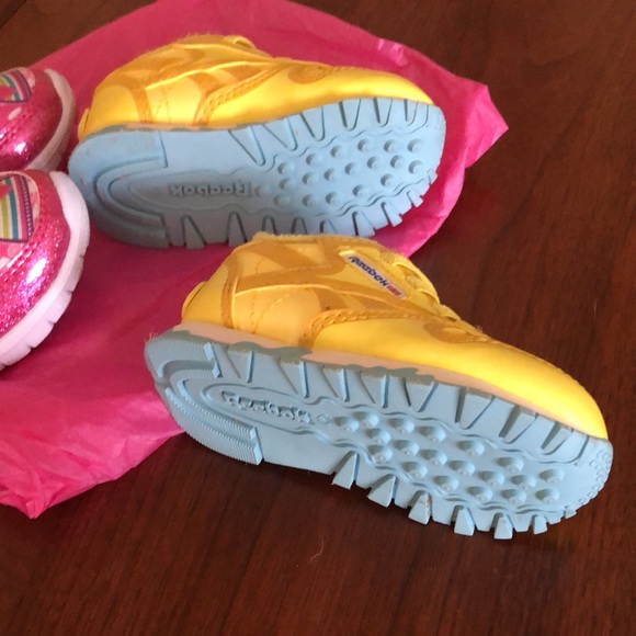 Two pairs adorable and small “Peppa The Pig” themed Shoes US 4 and US 5. - Picture 5 of 10